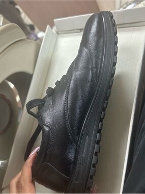 Women’s Black Leather Casual Lace-Up Shoe